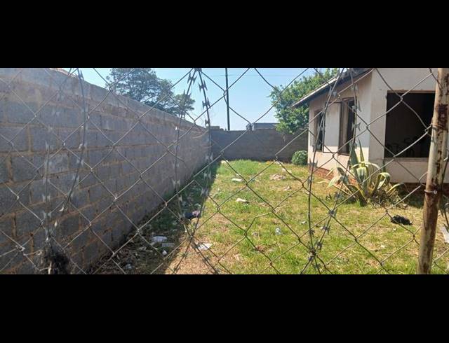 2 BEDROOM HOUSE FOR SALE IN ENNERDALE EXT 8